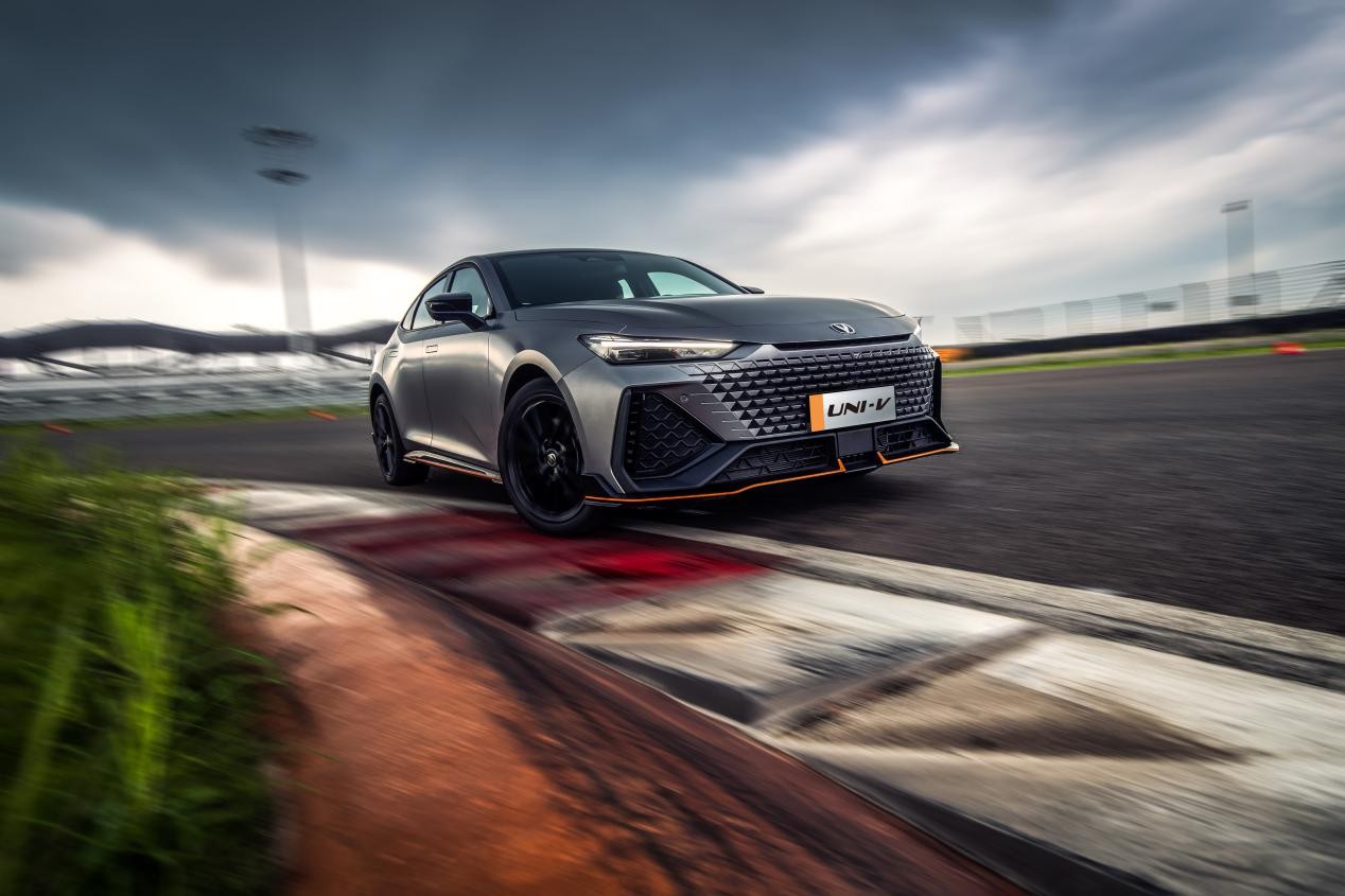 华系崛起高能再续univ20t正式上市unividd全球首秀