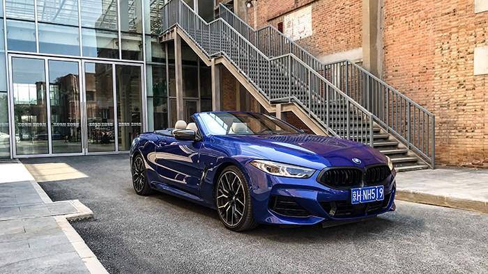 作为宝马品牌内的顶级车系,无论是外观还是内饰设计,都直接反映出当下