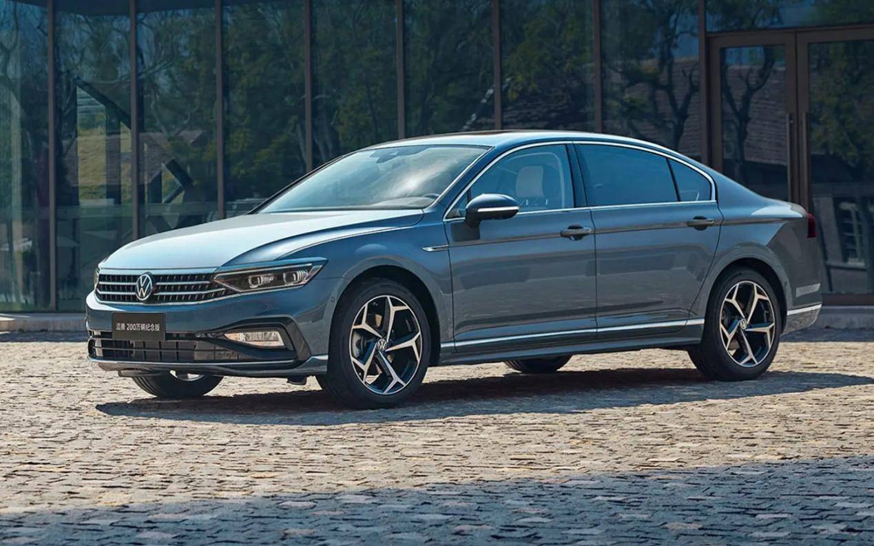 喜欢德系车的看过来大众迈腾现已不足14万买车抄底的时候到了