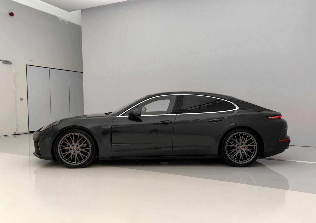 全新保时捷panamera,新车作为换代车型,外观设计方面有了一定程度的