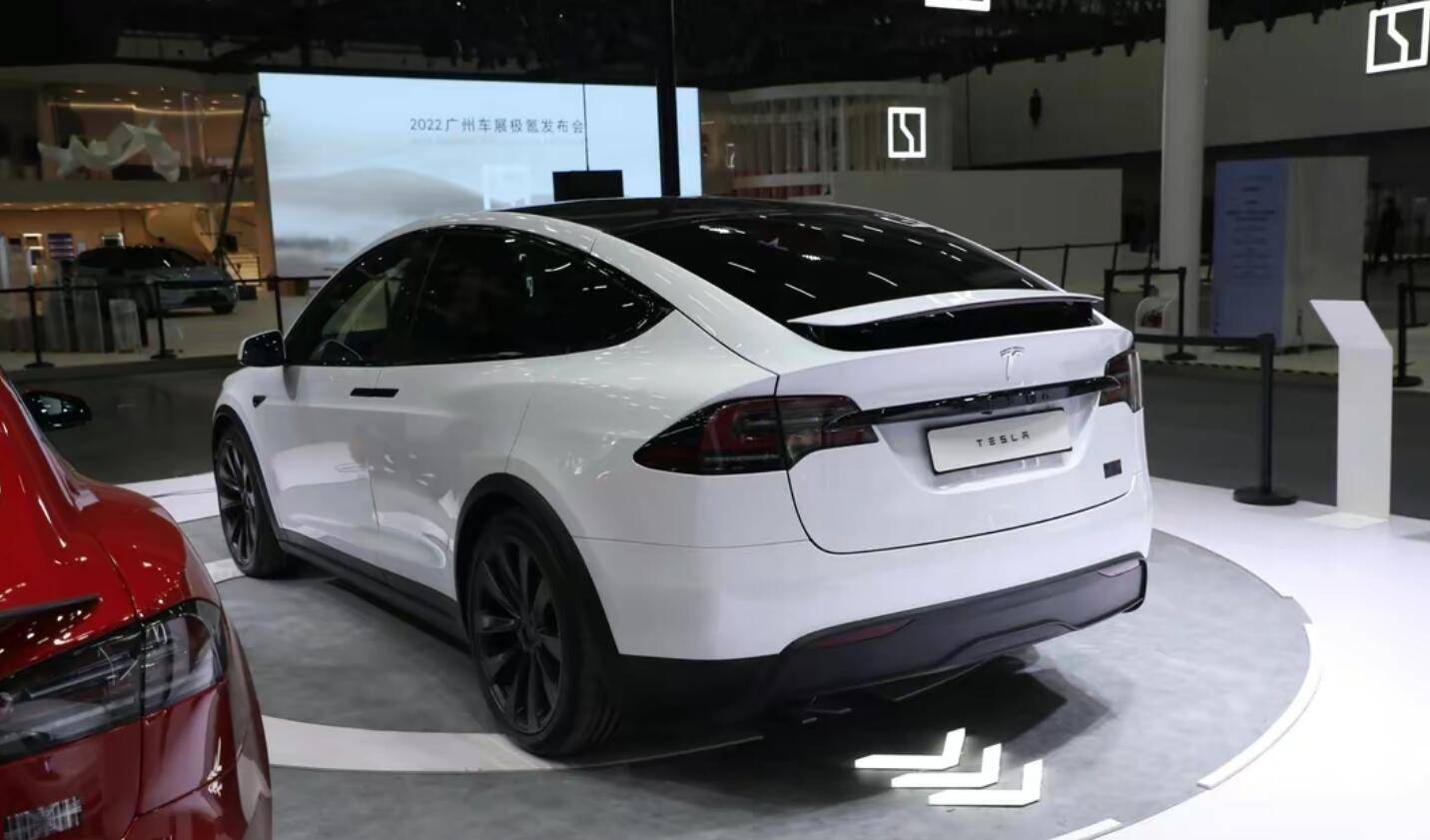 因安全隐患特斯拉召回部分modelx车辆不过数量极低