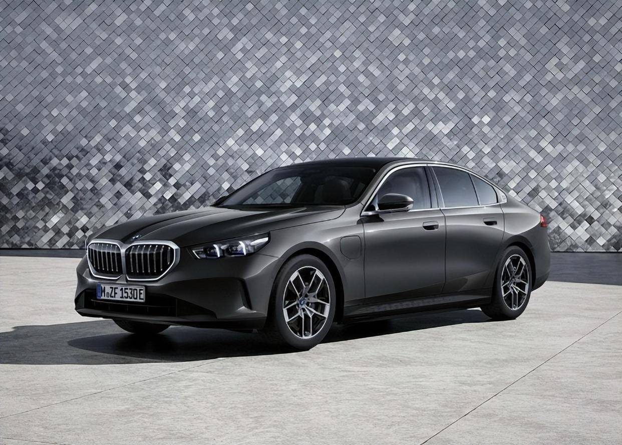 第七代宝马5系长轴版正式停产现在抄底还是等待新款