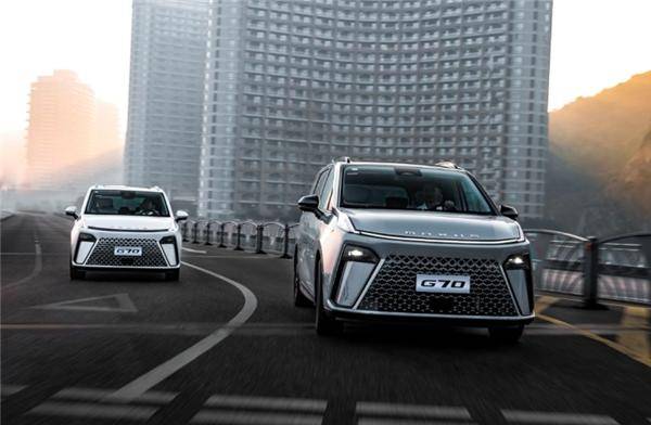 上汽大通maxusg70诚意十足配备高通8155旗舰级车机芯片