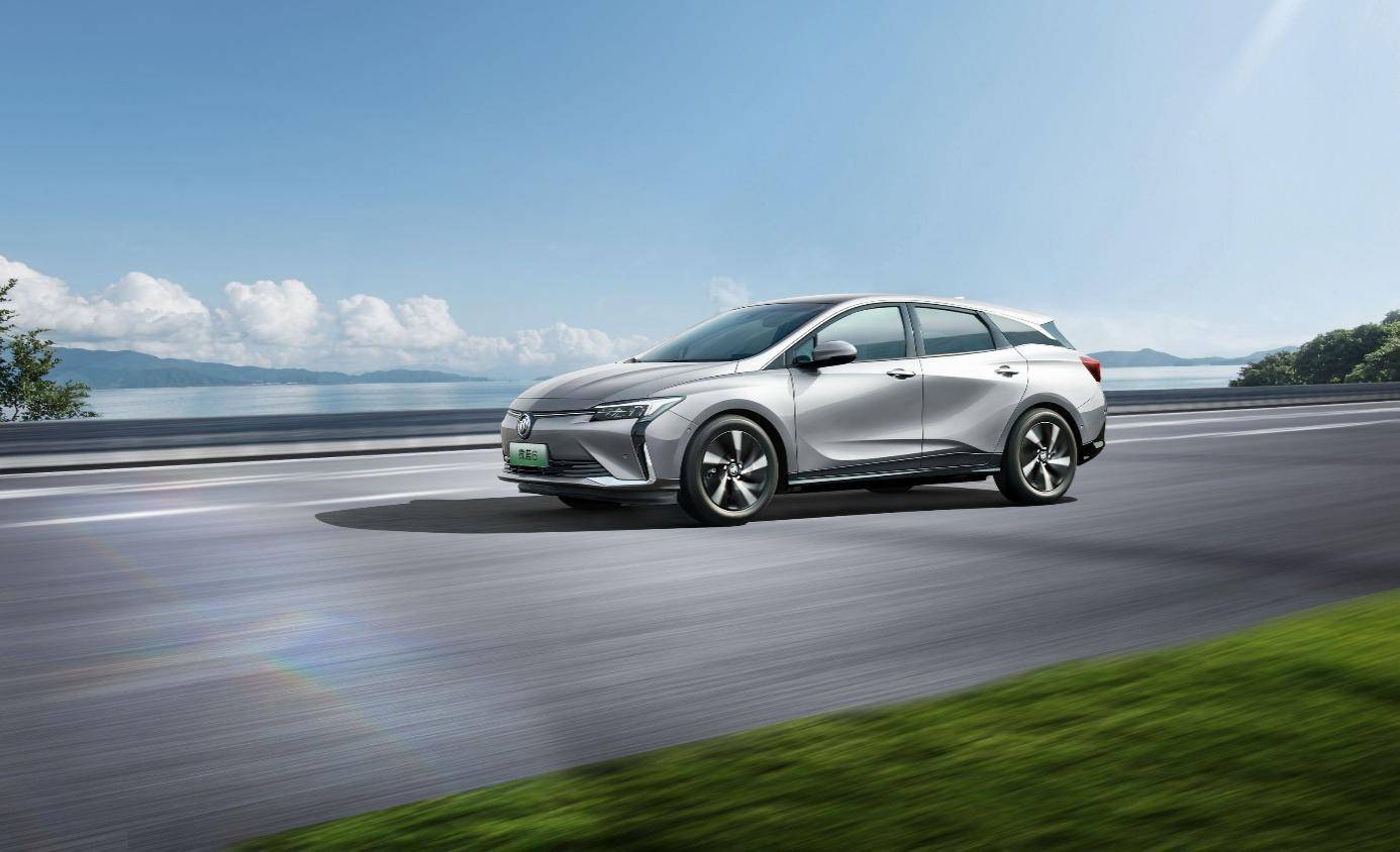 荣获中国电动汽车火灾安全指数好评别克微蓝6通过严苛测评