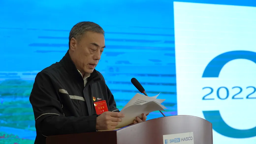 飞凡独立两年首换帅王骏接棒吴冰压力依然山大