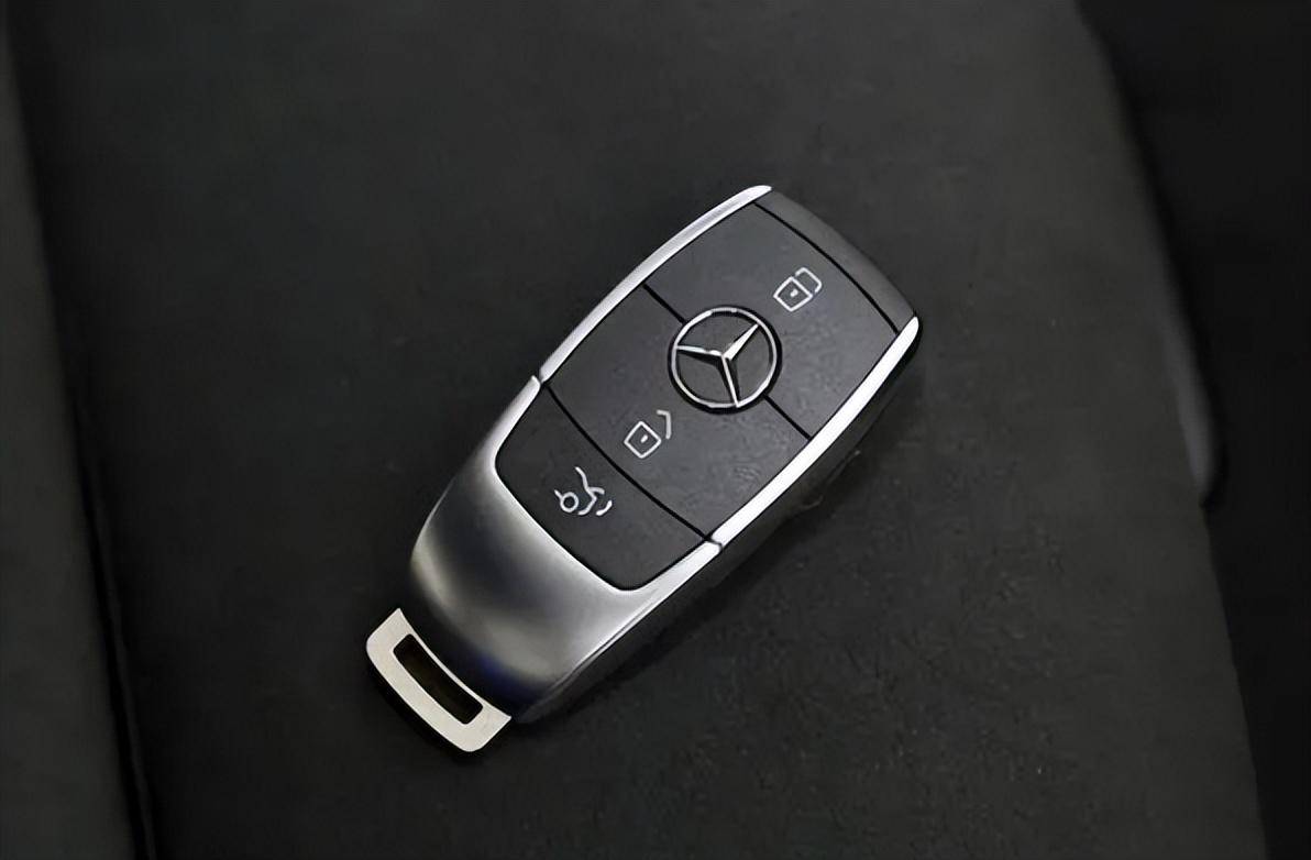 奔驰车钥匙遗落被捡走配钥匙至少5000元汽车钥匙都这么贵吗