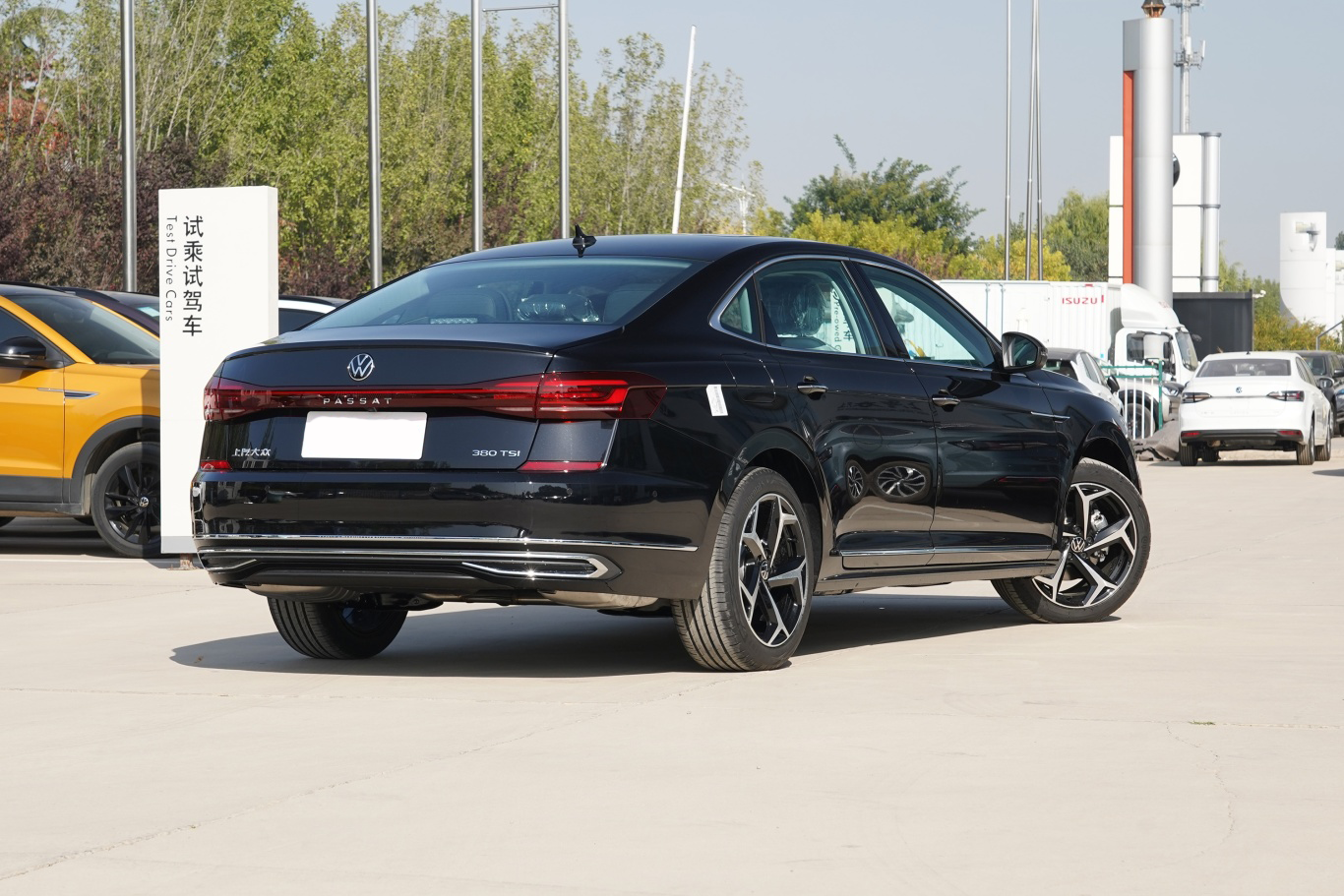 中型家轿谁更强大众帕萨特本田雅阁和福特蒙迪欧怎么选