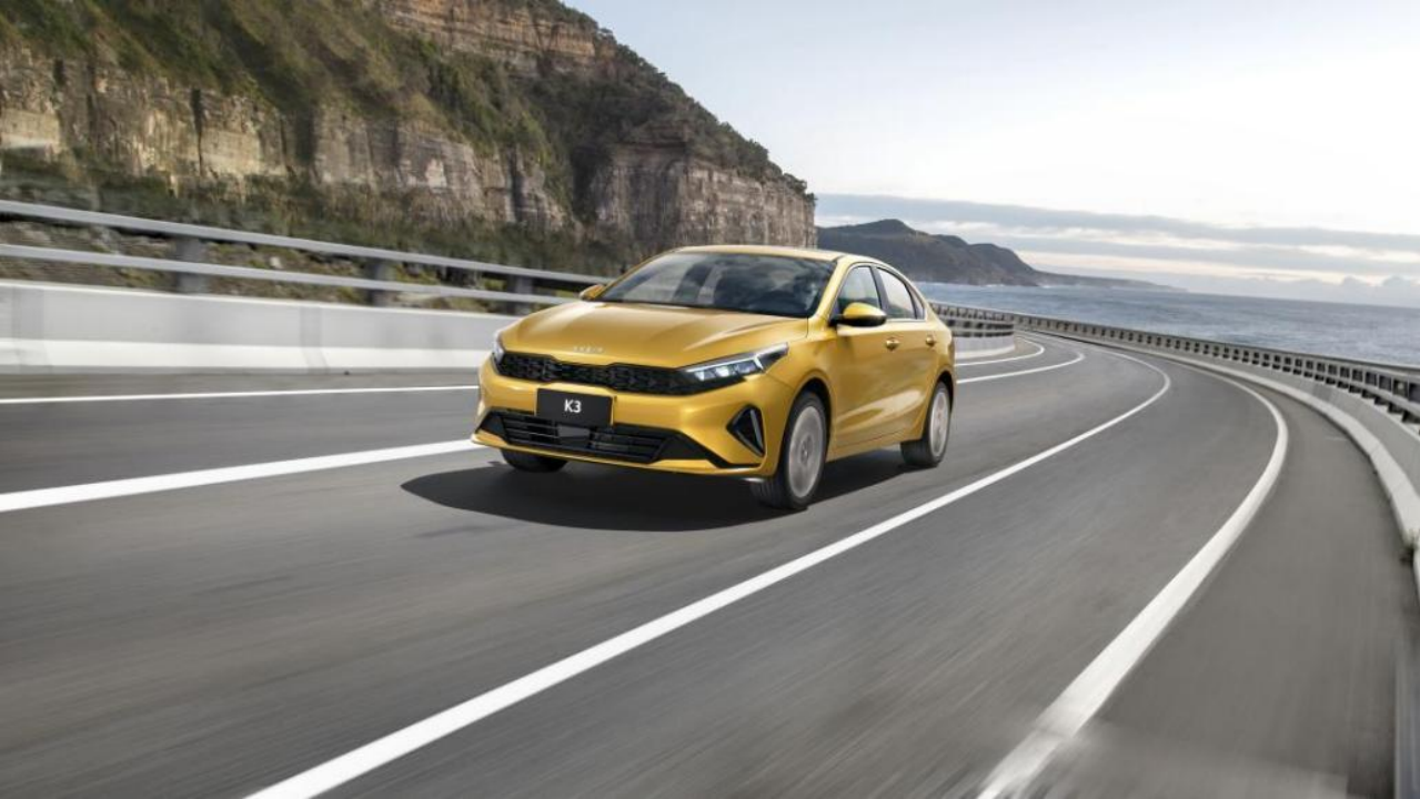 舒适与智能配置升级 起亚新k3推出2款新增车型