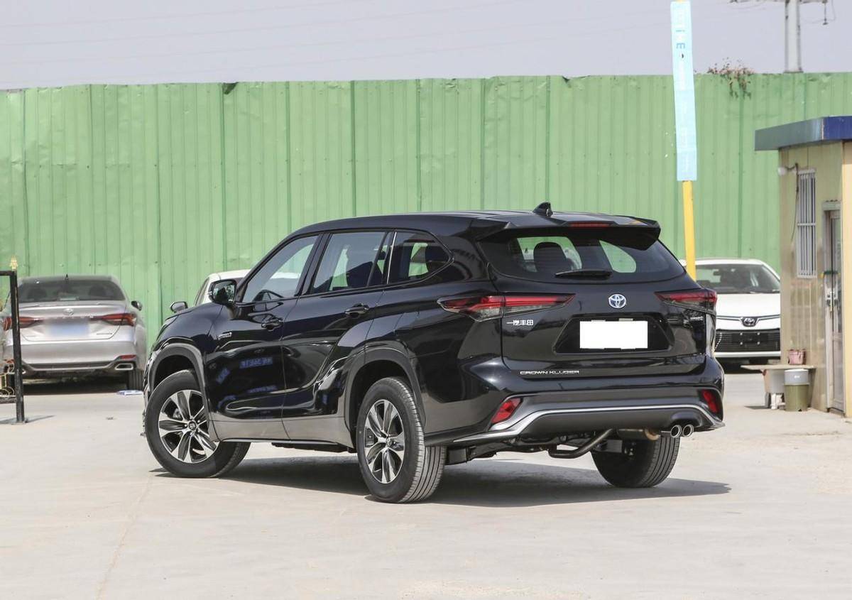 78万起售,新款丰田皇冠陆放将于下月上市,配置有所提升