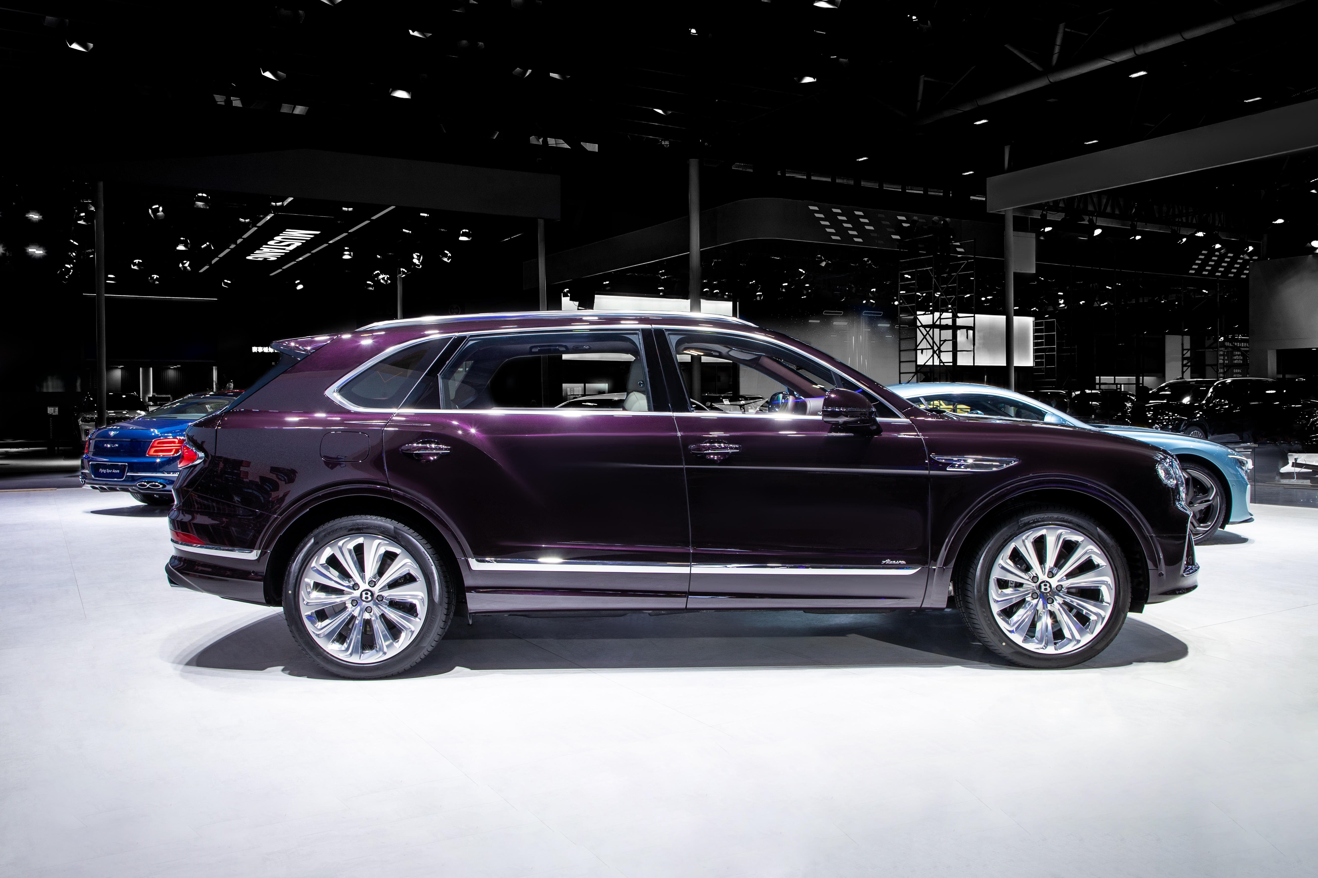 宾利汽车携非凡产品阵容亮相2024粤港澳大湾区车展