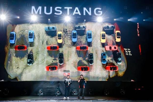 全新福特Mustang敞篷运动版与硬顶性能版上市开售，性能承载信仰。