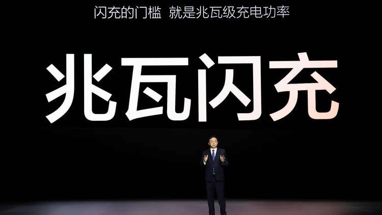 兆瓦充电 油电同速 电动车技术如何再进化 比亚迪以超级e平台作答