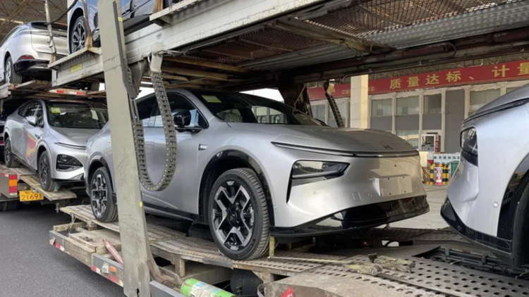 小鹏G7即将到店！296马力+702km续航，性价比吊打Model Y？