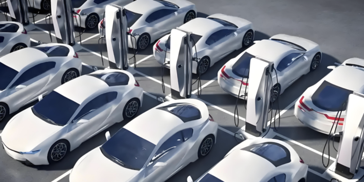 月销3万辆成新门槛，2025新能源车市谁在崛起谁在掉队？
