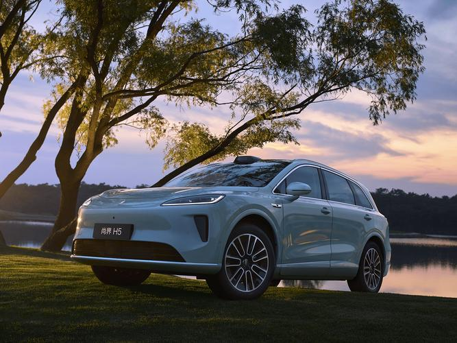 树下的汽车

AI 生成的内容可能不正确。