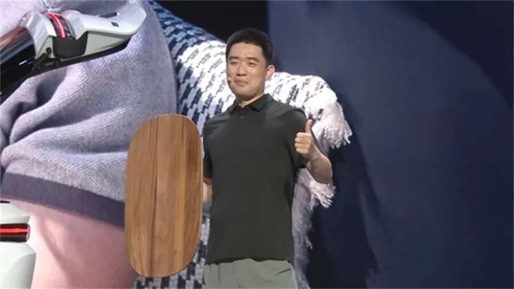 刘强东只能拿第四，李想成为港股“第一人”