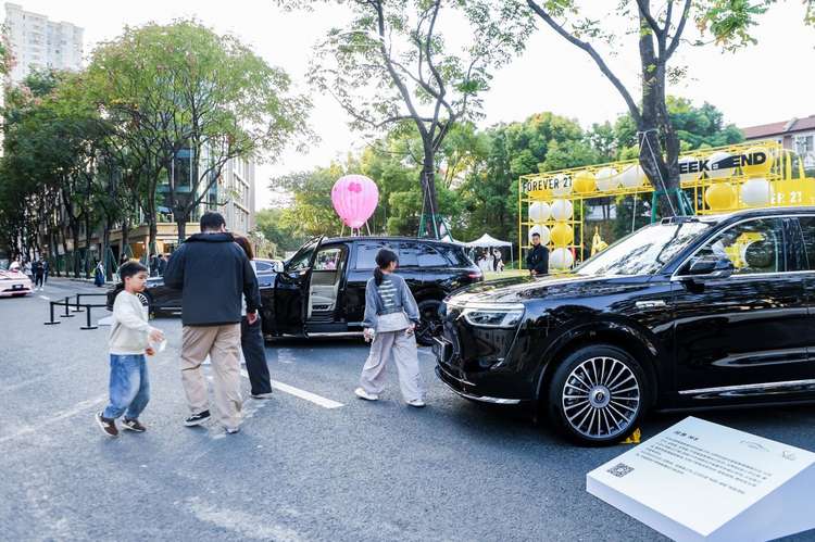 “形跃周末”见证出行文化跃迁，解码问界M8、全新问界M7的出行哲学