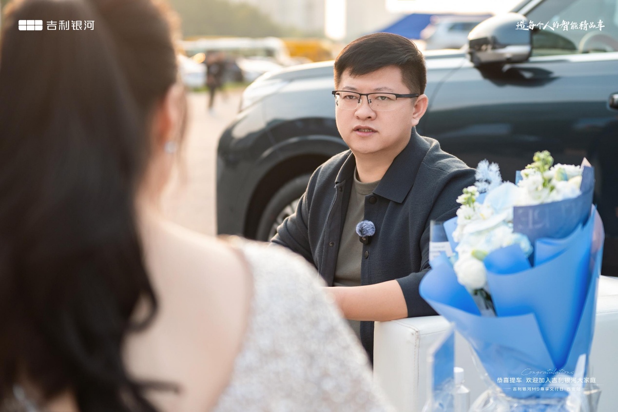 女人在吃东西

AI 生成的内容可能不正确。