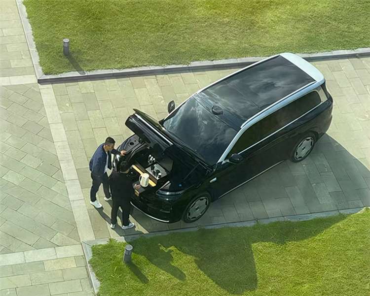 零跑D19前备舱曝光：220V电源+排水通道，能装电磁炉能做饭