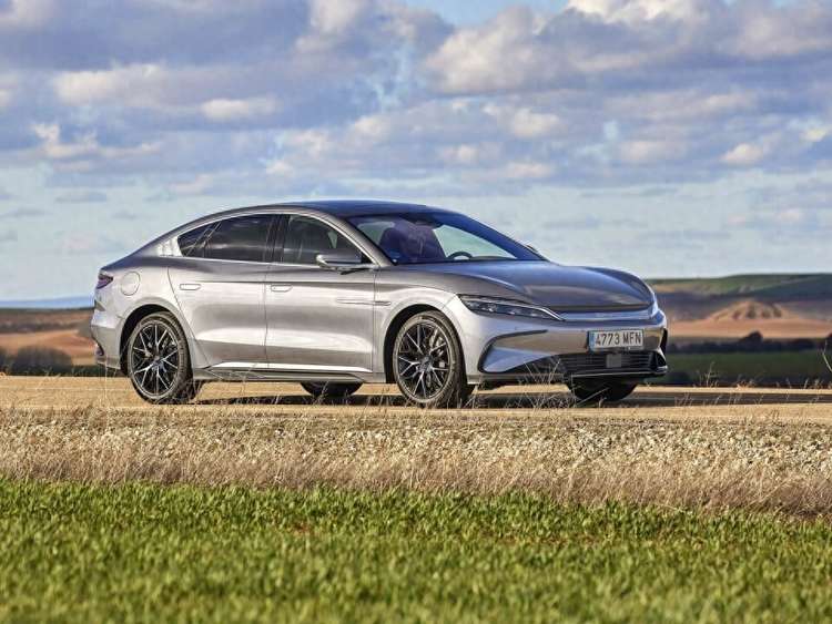 和纯电行驶有仇？欧洲人爱把插混当油车开，都要被“强制充电”了