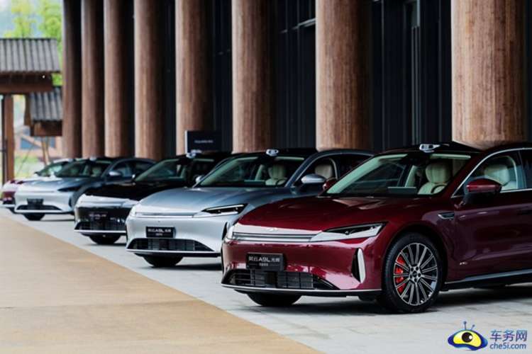 风云A9L光辉（四驱）全球上市 售17.19万元起 重塑豪华旗舰新标杆