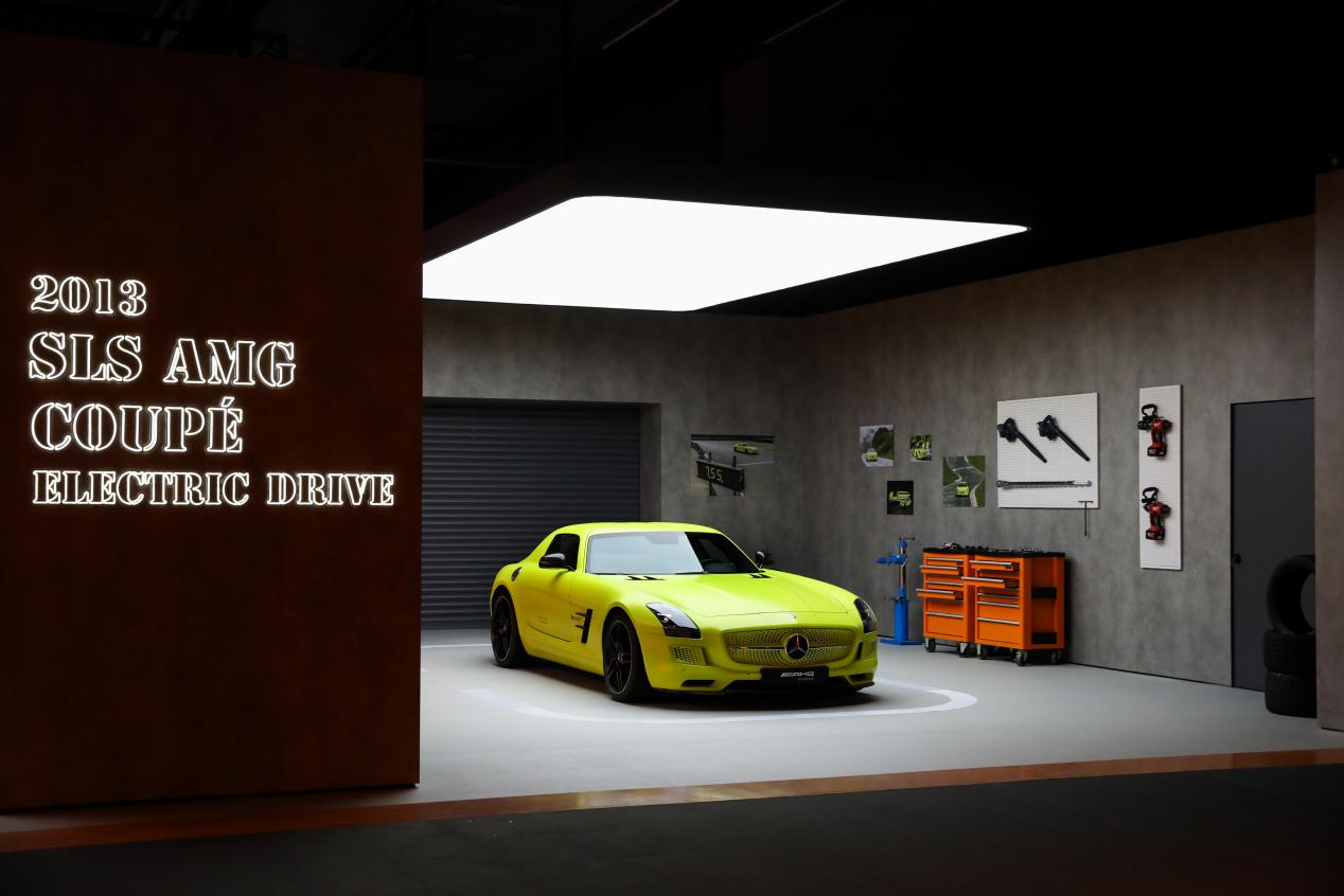 15.早在2010年，梅赛德斯-AMG便率先探索纯电高性能的领域，其中SLS AMG Coupé Electric Drive电动跑车更在2013年成为当年的纽北最速量产电动车