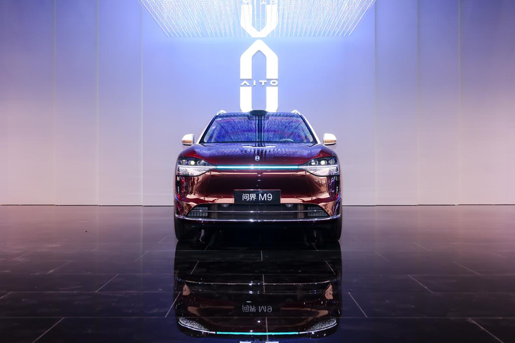 问界M9领跑50万级豪华市场，广州车展揭秘26万交付背后的“标杆实力”