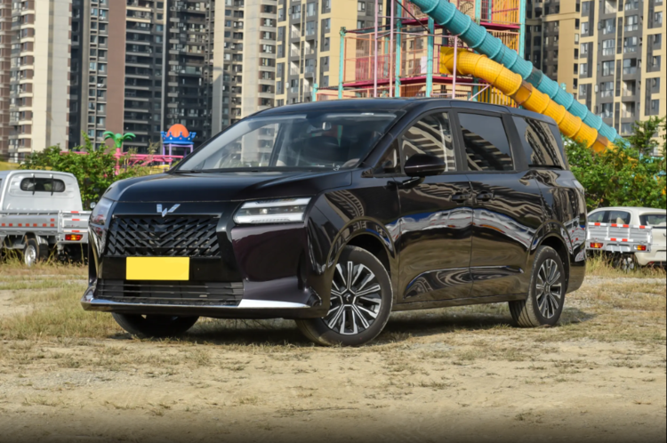 试驾体验五菱星光730 PHEV，综合续航1100km，空间大油耗低