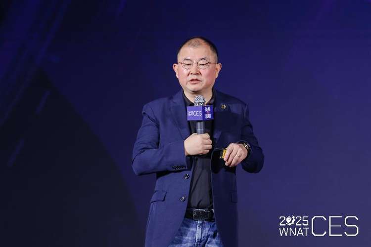 2025新汽车技术交流会暨第十届铃轩奖颁奖典礼在苏州圆满落幕