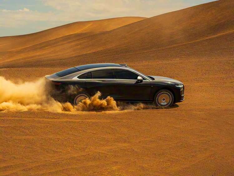 “56E”靠边站!5.1米大车4.8秒加速,30万带后轮转向、华为智驾