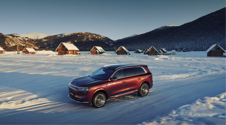 冰雪征程,何以从容?问界M8用“新豪华”化解冬季出行焦虑