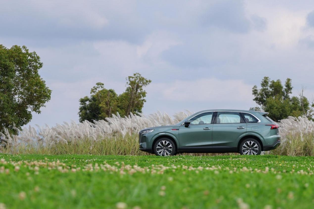 5690cdfbeuab94429fe53a6db4aec750