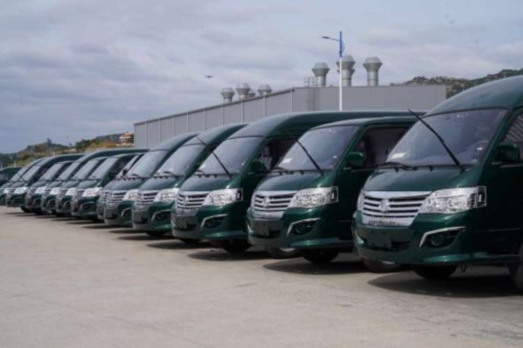 金旅600辆纯电物流车批量交付 助力中国邮政绿色转型