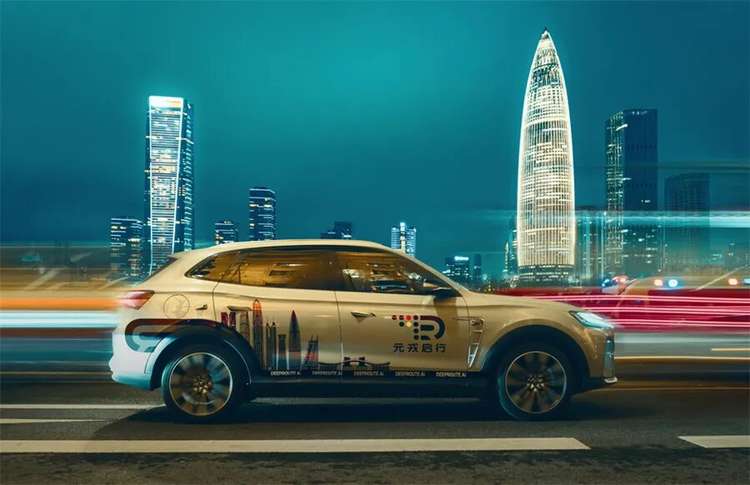 车企巨头们的“心机”：在智驾赛道上，多找几个“备胎”