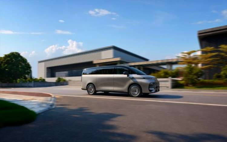 限时价26.98万起 吉利银河V900上市