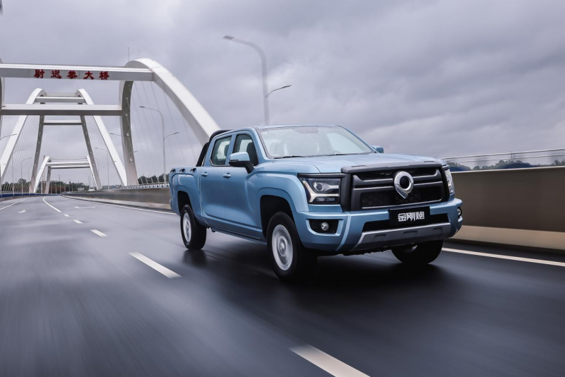 纯平长箱销量第一,10万元级自动挡皮卡认准金刚炮