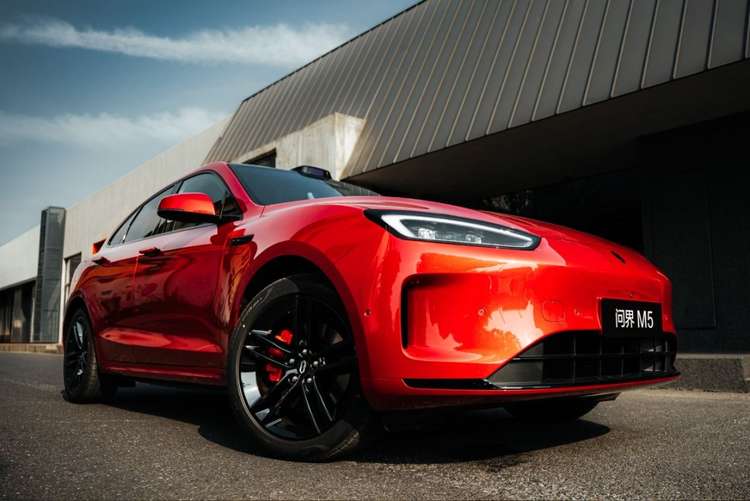 问界M5再迎OTA升级，辅助驾驶、座舱体验“常用常新”