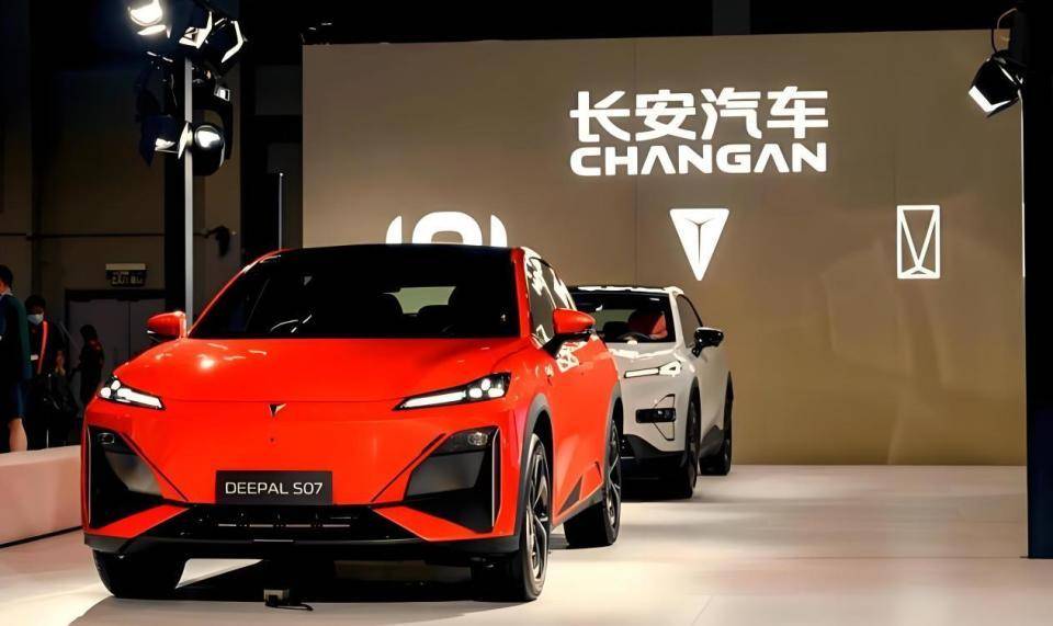 房楠和李攀对调！深蓝和引力两大品牌释放什么信号？