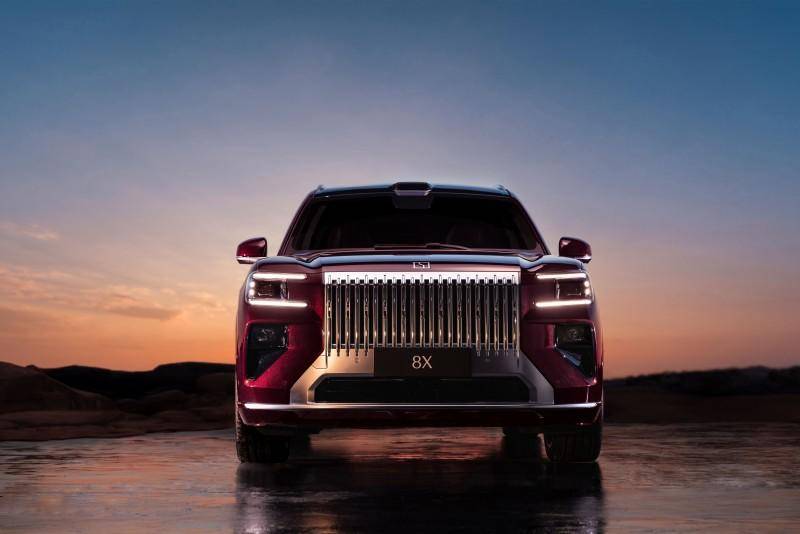 前宾利设计总监操刀，极氪8X定位高性能混动旗舰直面豪华市场竞争