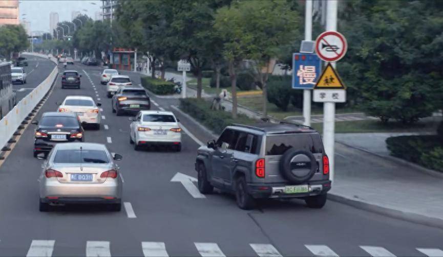 《惊蛰无声》上映爆火，好口碑的背后，有比亚迪的一份守护