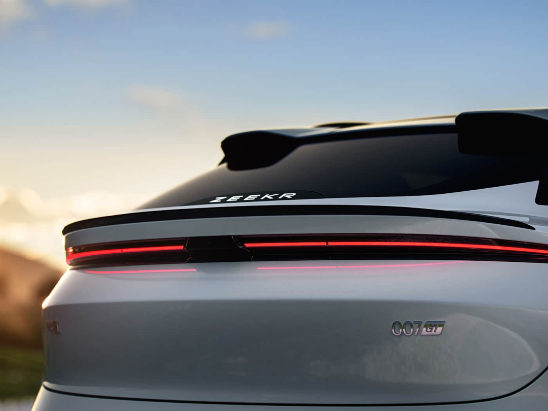 新势力开始集体造GT，极氪、阿维塔、小米，谁更懂“性能瓦罐”？