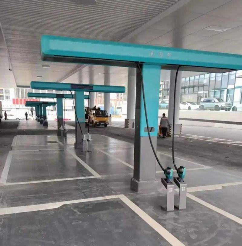 液冷技术双枪充电！5分钟补能400Km，比亚迪大批量铺装兆瓦闪充桩