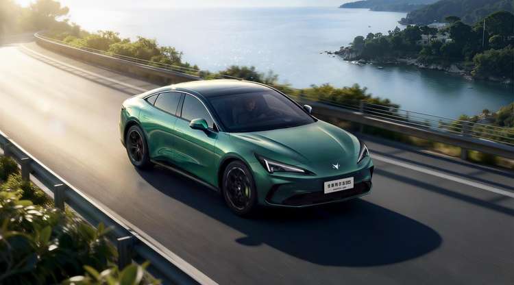 定位AI高性能宽体轿跑，极狐全新阿尔法S5预售补贴价11.28万起