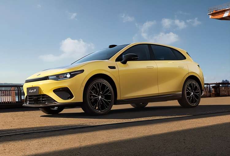 11万级就配备8295芯片、激光雷达，MONA M03拿什么打！