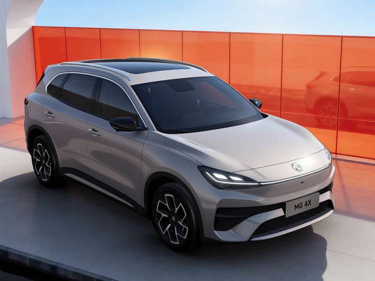 MG4的SUV版来了，新增贯穿式灯带，依旧半固态电池
