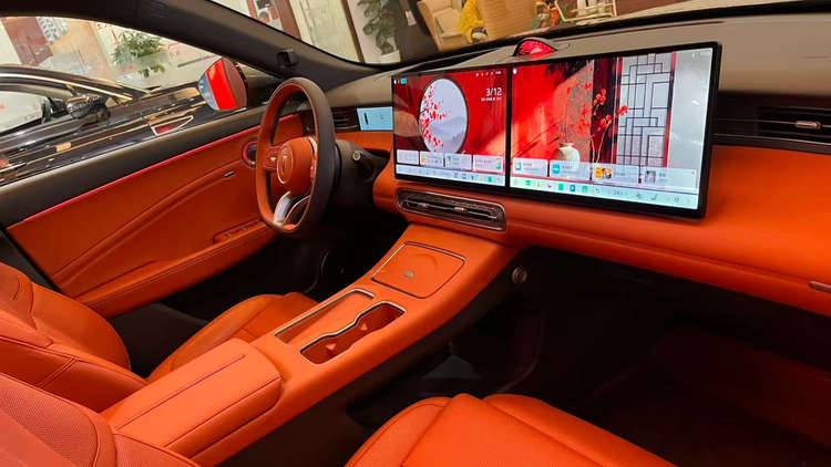 体验红旗HS6PHEV内饰满满的“理想风”也挺豪华！