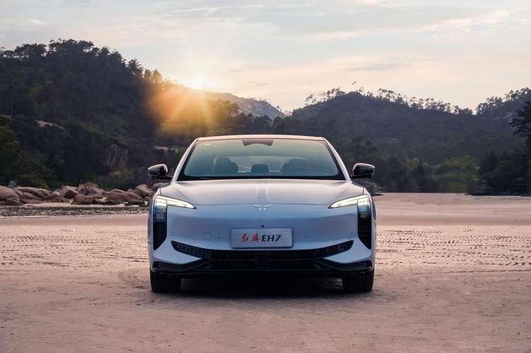 聚焦315：红旗EH7被曝车机卡死、突然刹停？