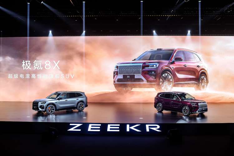 37.68万元起！“杭州湾卡宴”极氪8X开启预售，与BBA高性能车贴身肉搏