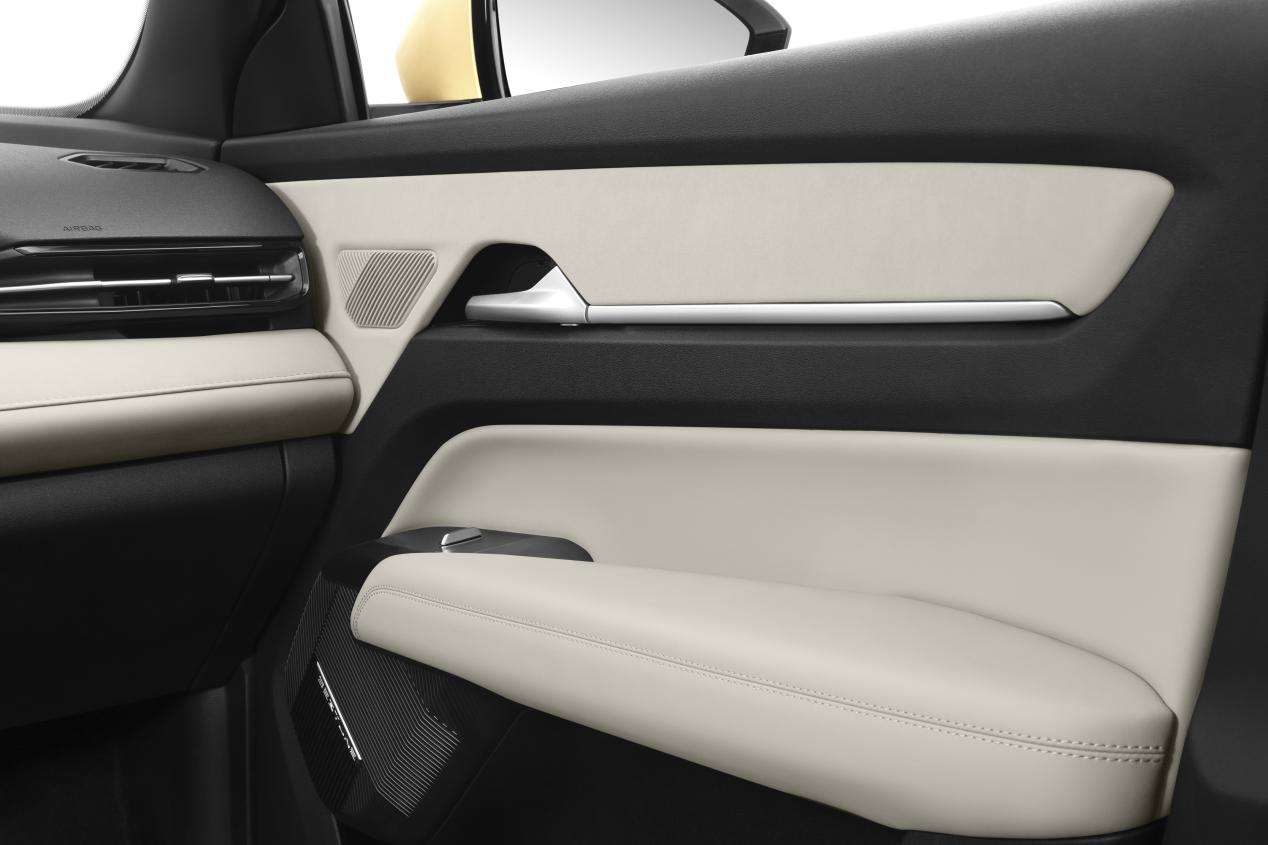 白色内饰面板+拷贝