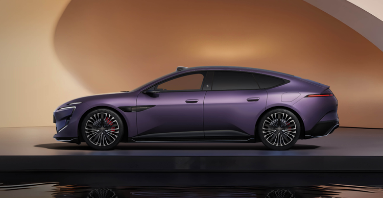 新阿维塔12预售29.99万元起，新一代雷克萨斯ES预售30.88万元起，你怎么看？